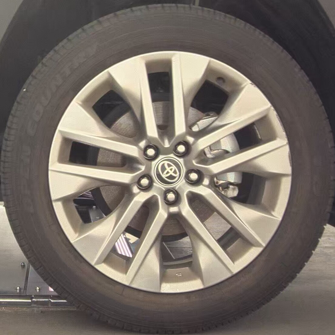 2024 Toyota RAV4 XLE Premium FWD