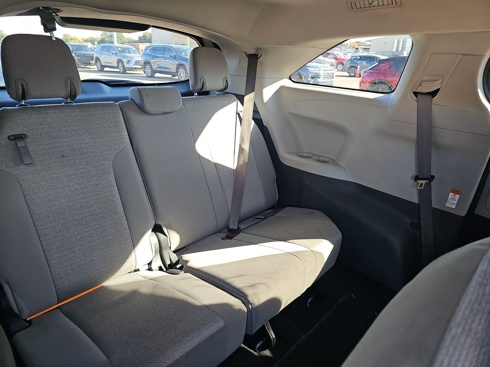 2024 Toyota Sienna LE FWD