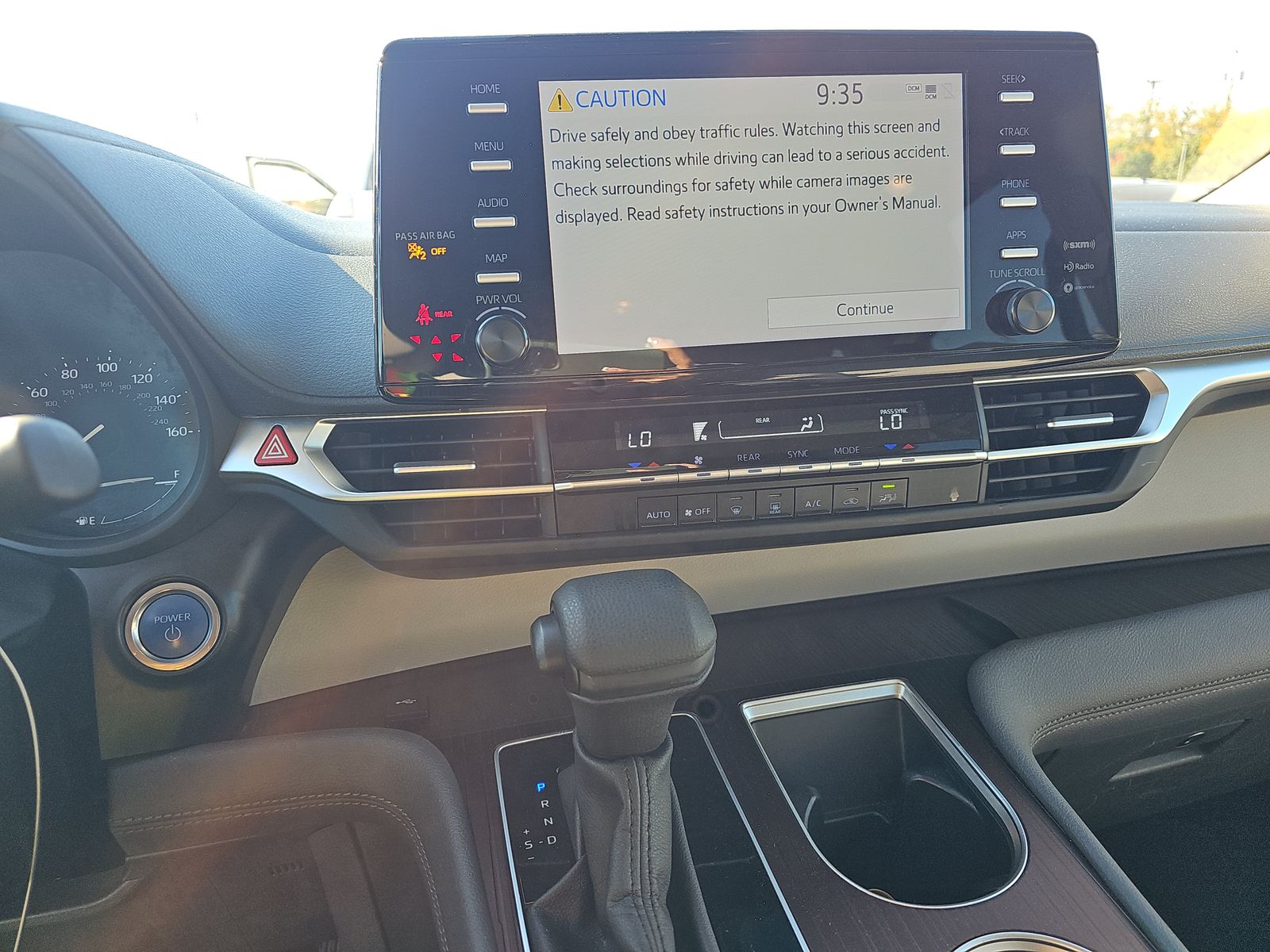 2024 Toyota Sienna LE FWD