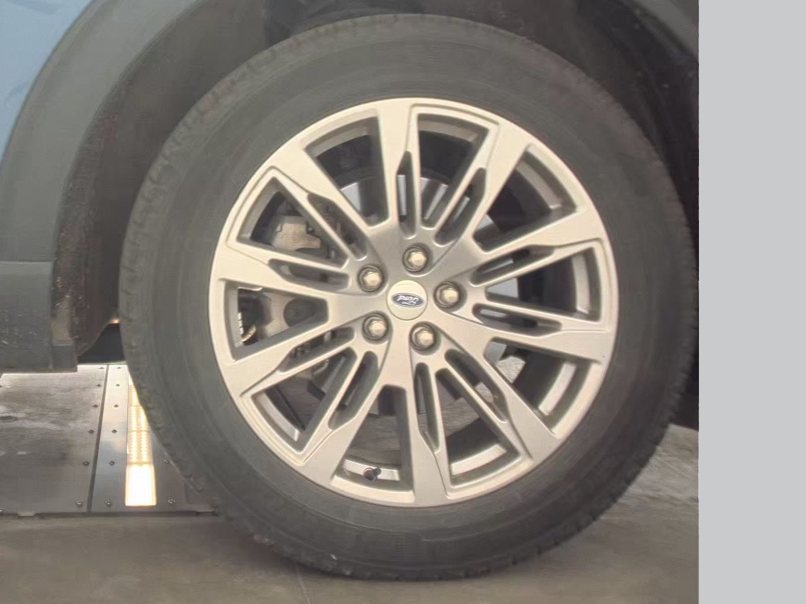 2025 Ford Explorer Active AWD