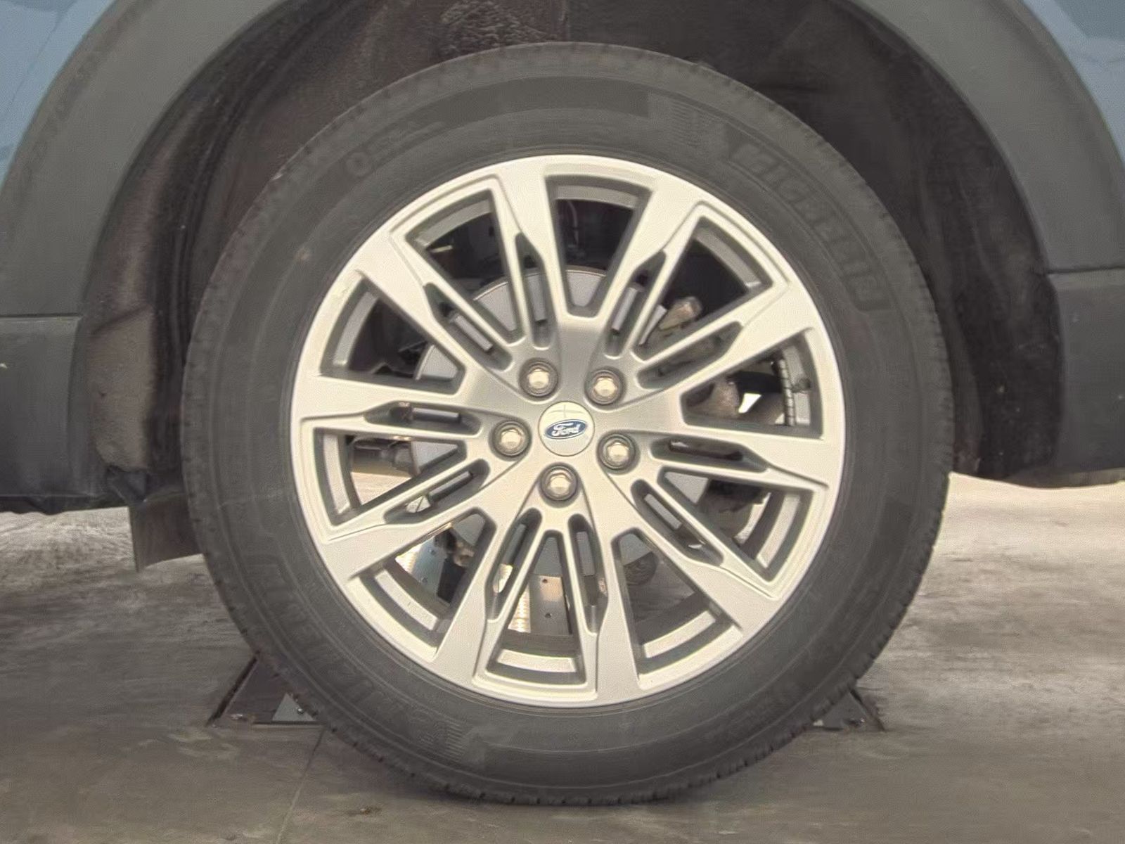 2025 Ford Explorer Active AWD