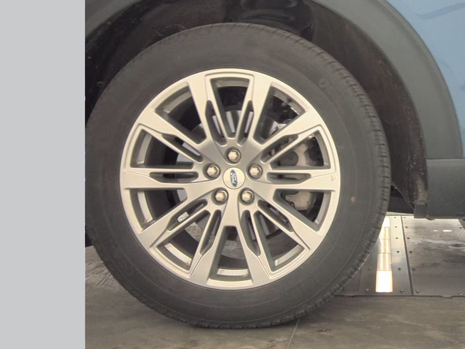 2025 Ford Explorer Active AWD