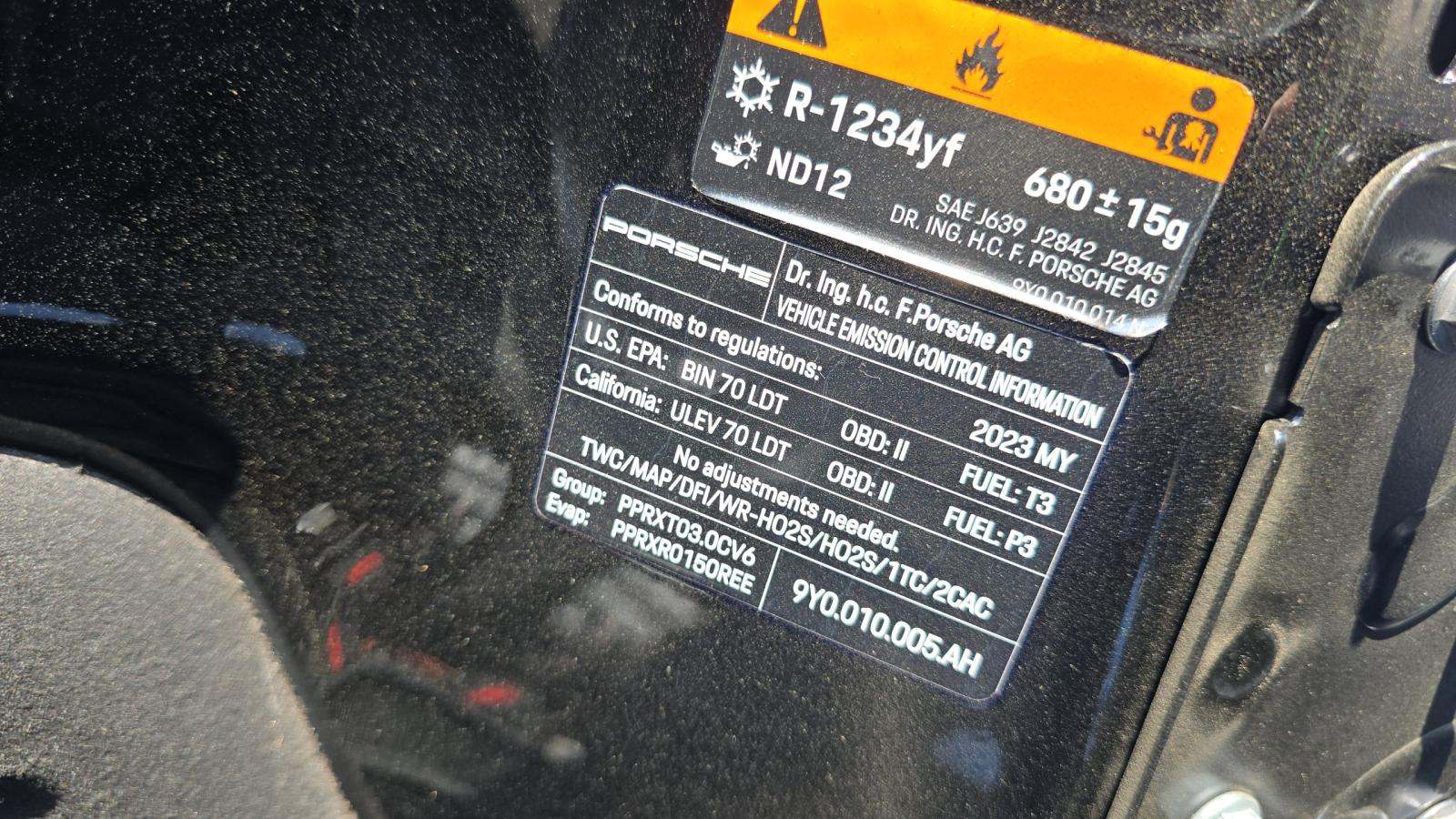 2023 Porsche Cayenne Platinum Edition AWD