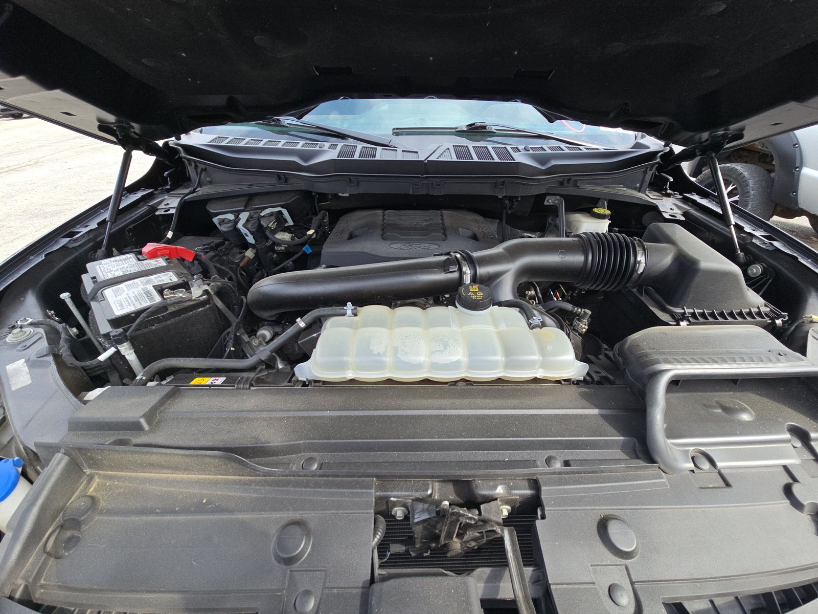 2023 Ford F-150 Lariat AWD