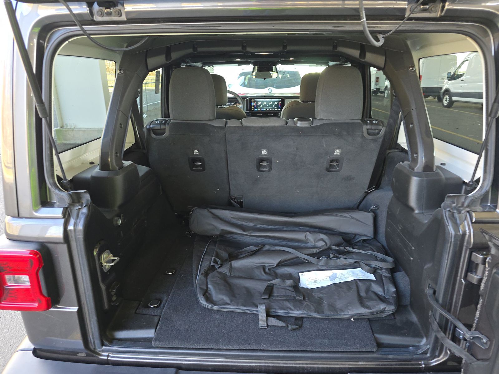 2025 Jeep Wrangler Sahara AWD