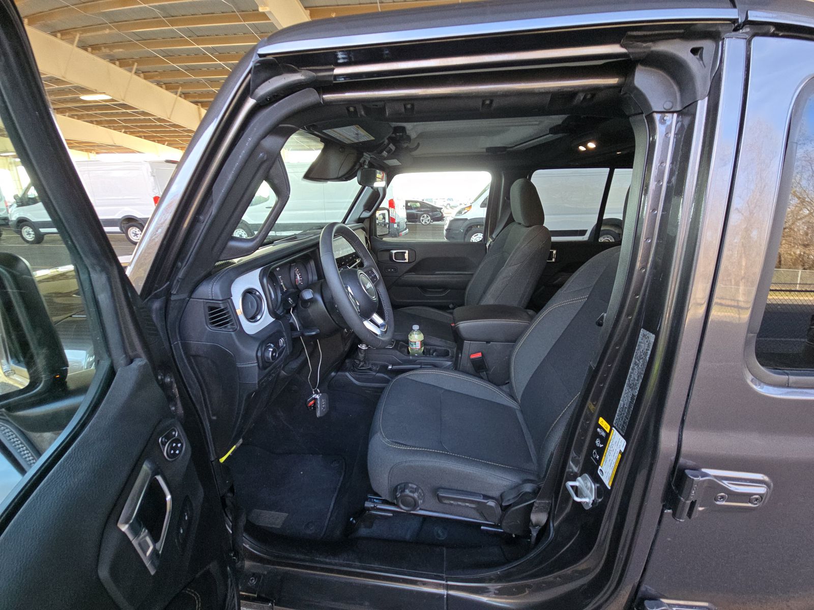 2025 Jeep Wrangler Sahara AWD