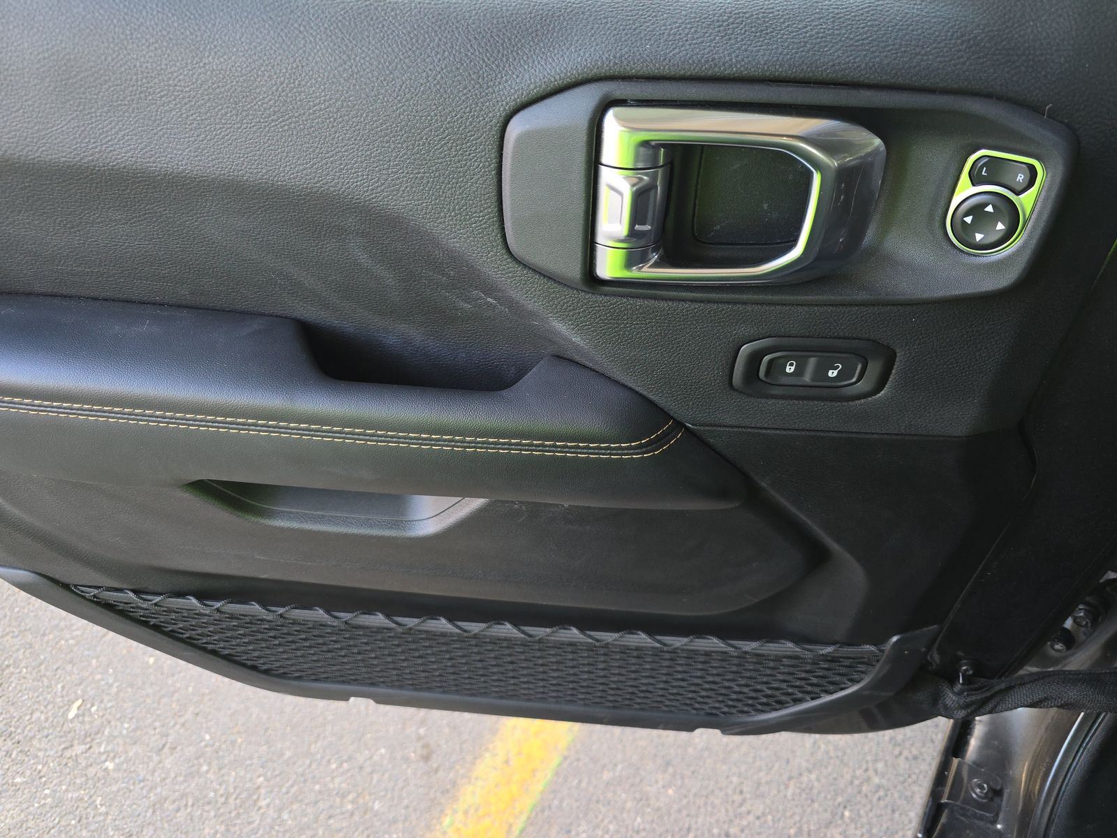 2025 Jeep Wrangler Sahara AWD