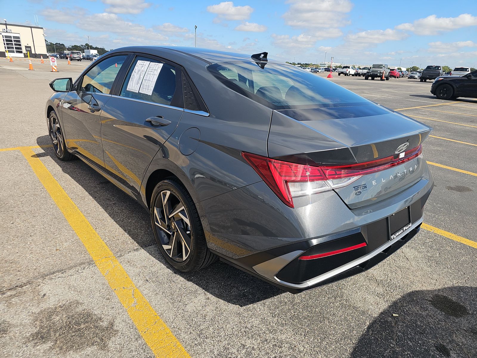 2024 Hyundai Elantra SEL FWD