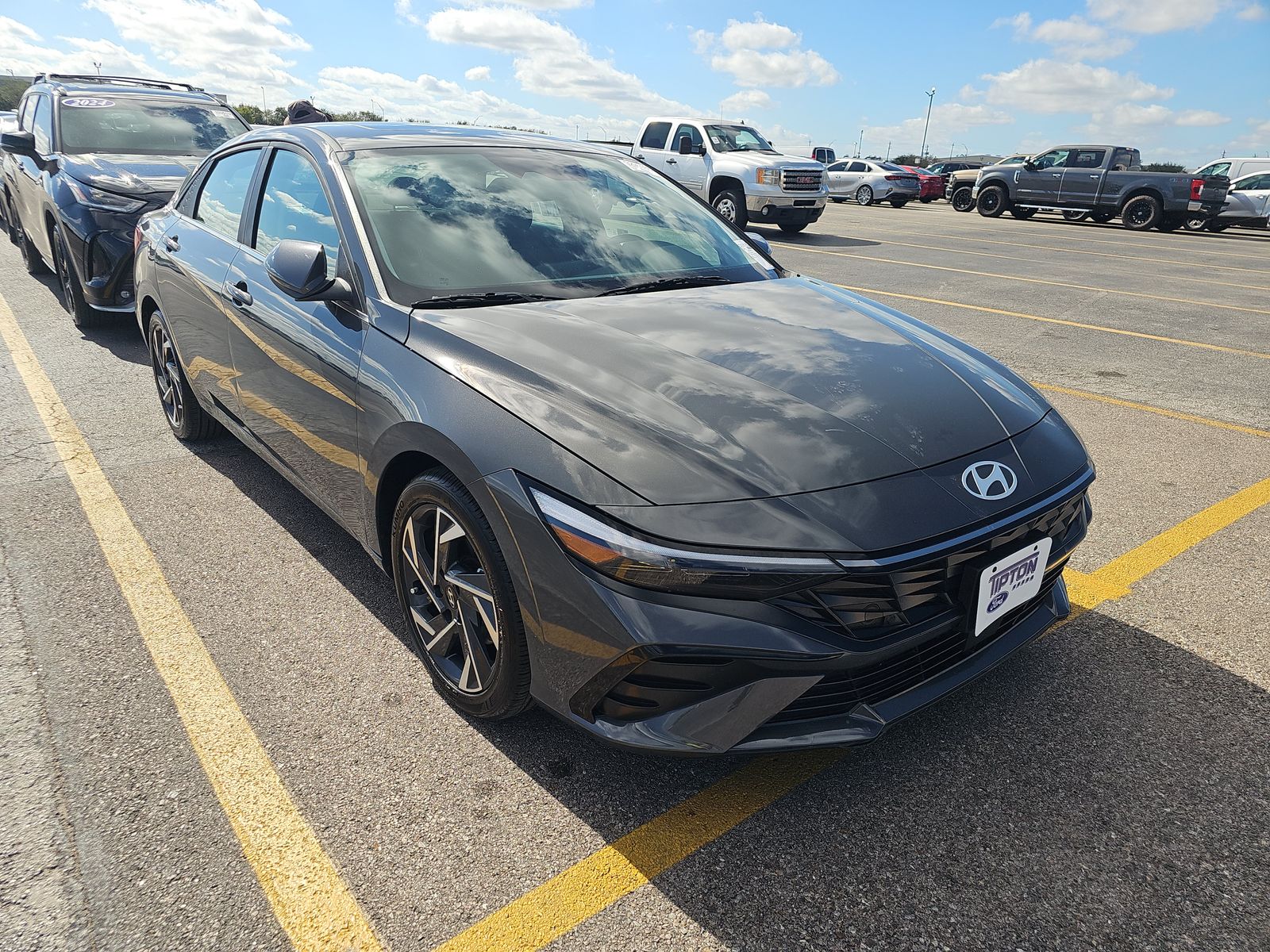 2024 Hyundai Elantra SEL FWD