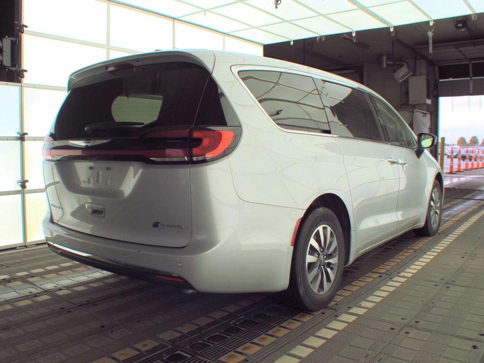 2024 Chrysler Pacifica Hybrid Select FWD