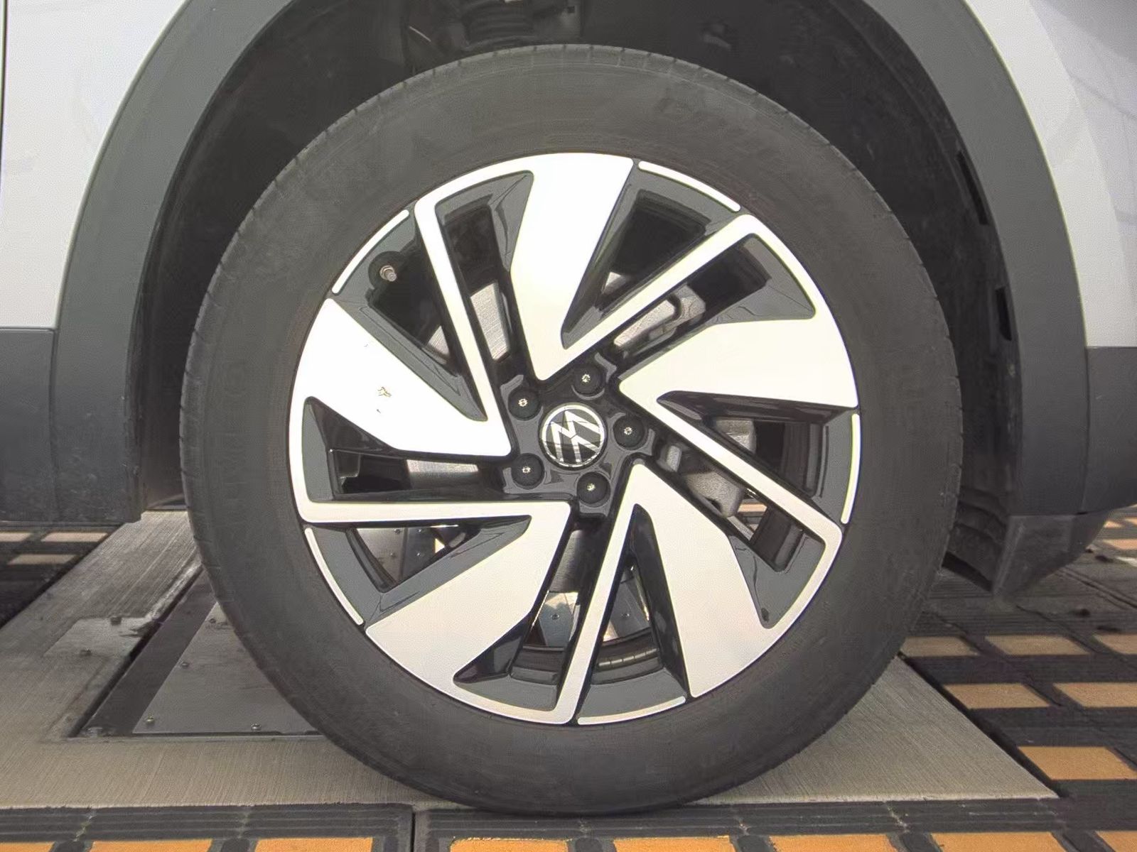 2024 Volkswagen Atlas 2.0T SE AWD