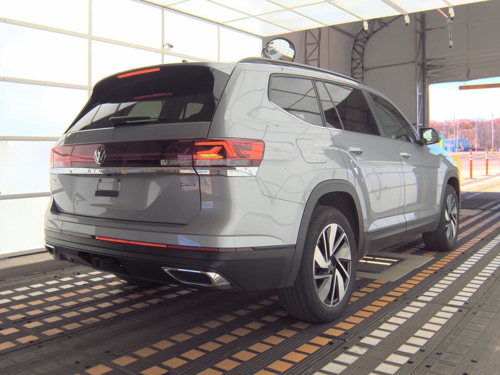 2024 Volkswagen Atlas 2.0T SE AWD