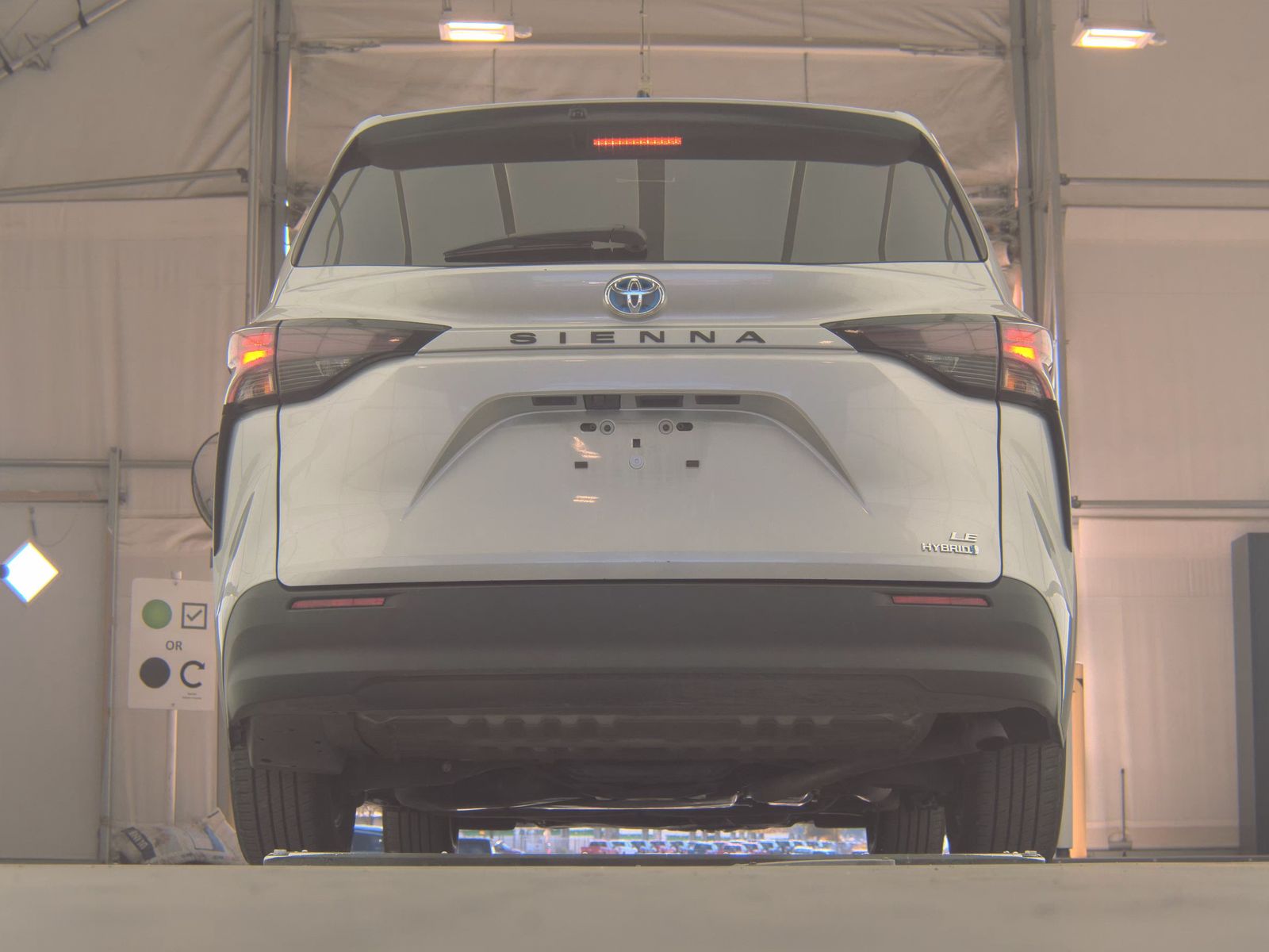 2024 Toyota Sienna LE FWD