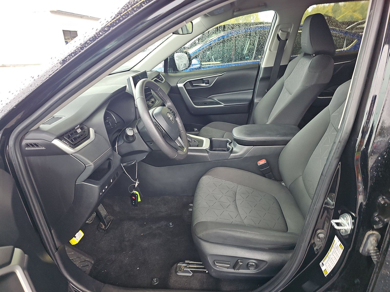 2024 Toyota RAV4 XLE AWD