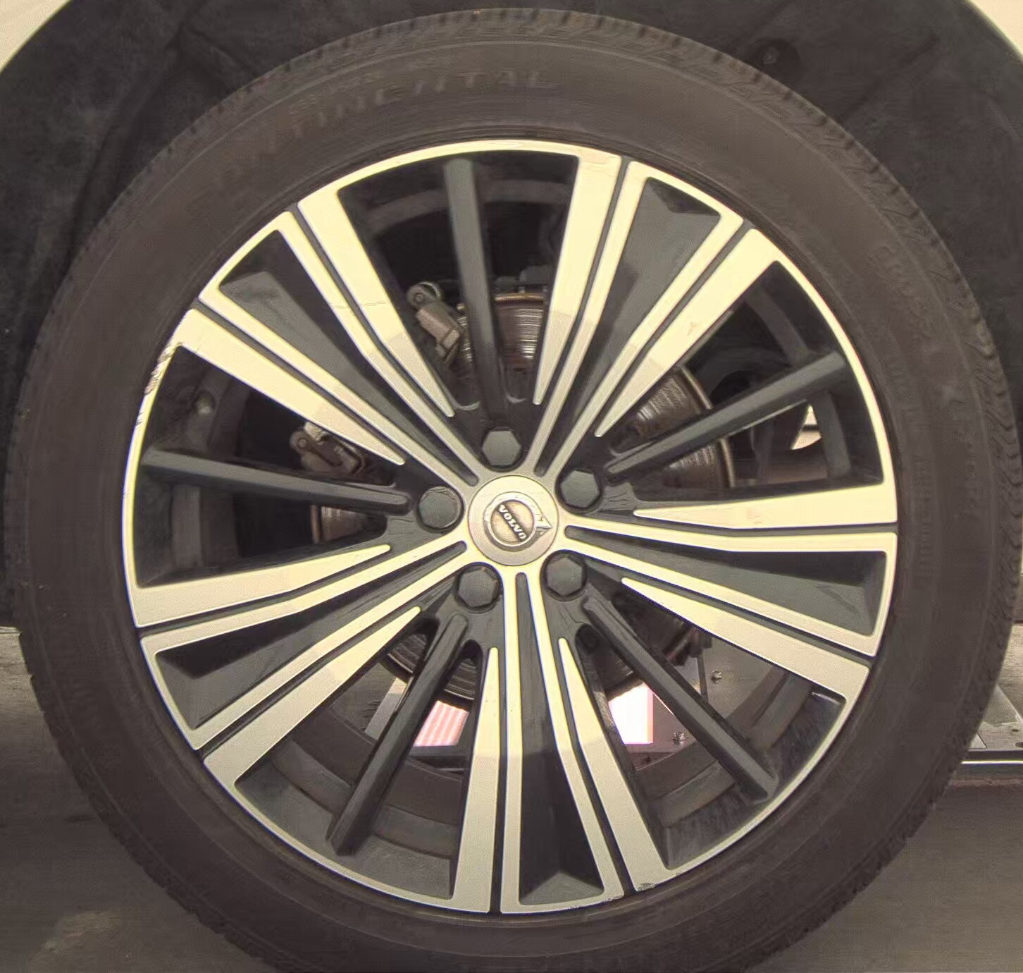 2023 Volvo XC60 B5 Plus FWD