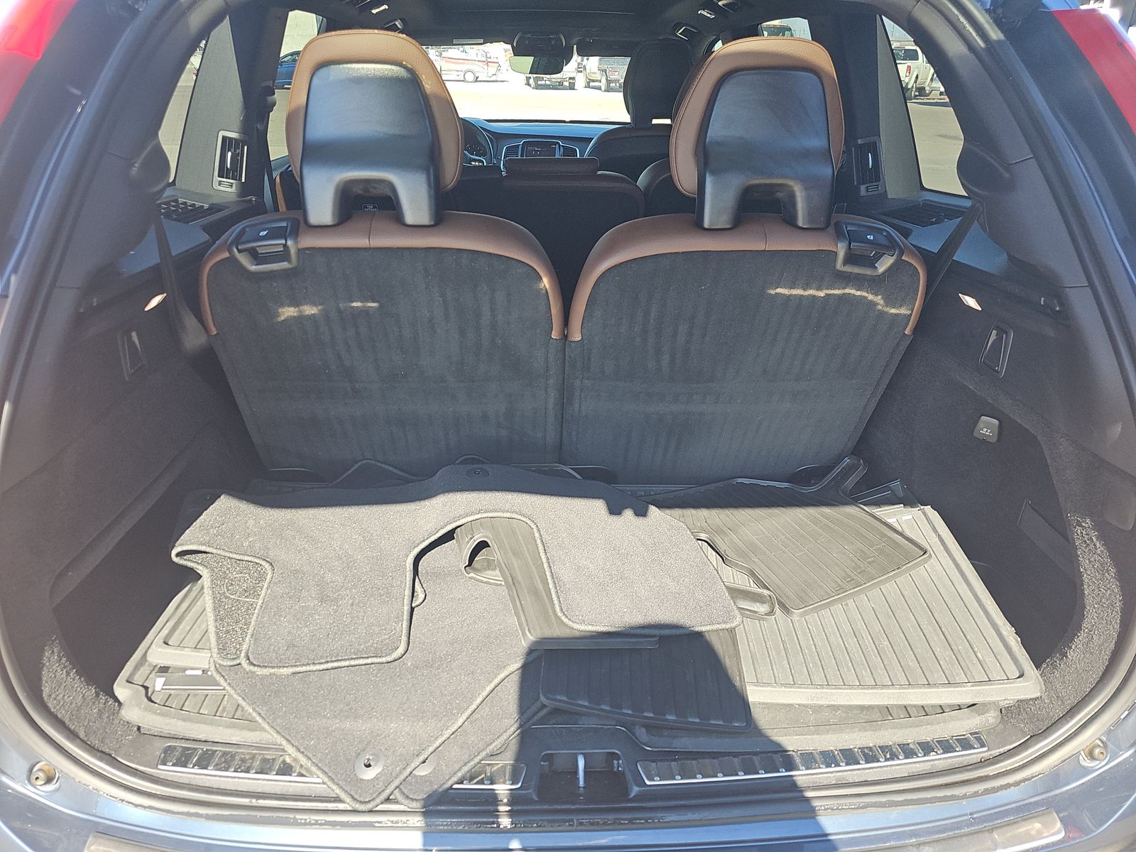 2022 Volvo XC90 T6 Momentum AWD