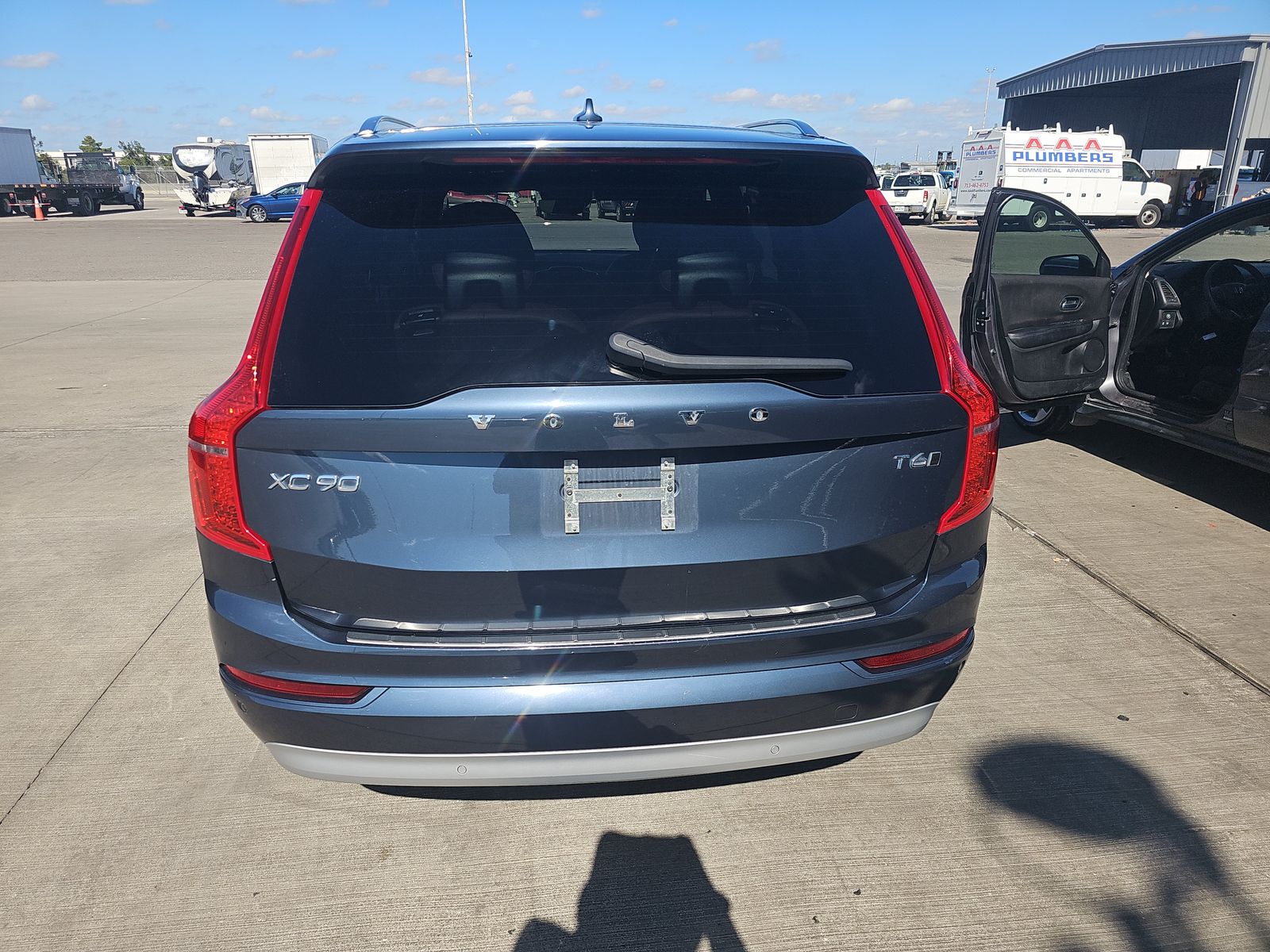 2022 Volvo XC90 T6 Momentum AWD