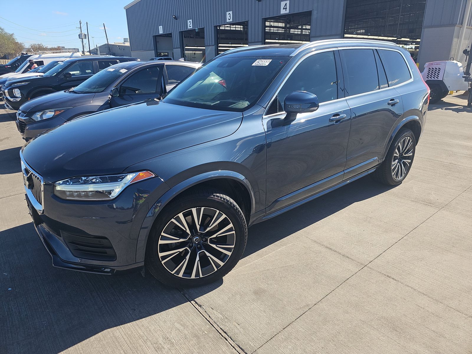 2022 Volvo XC90 T6 Momentum AWD