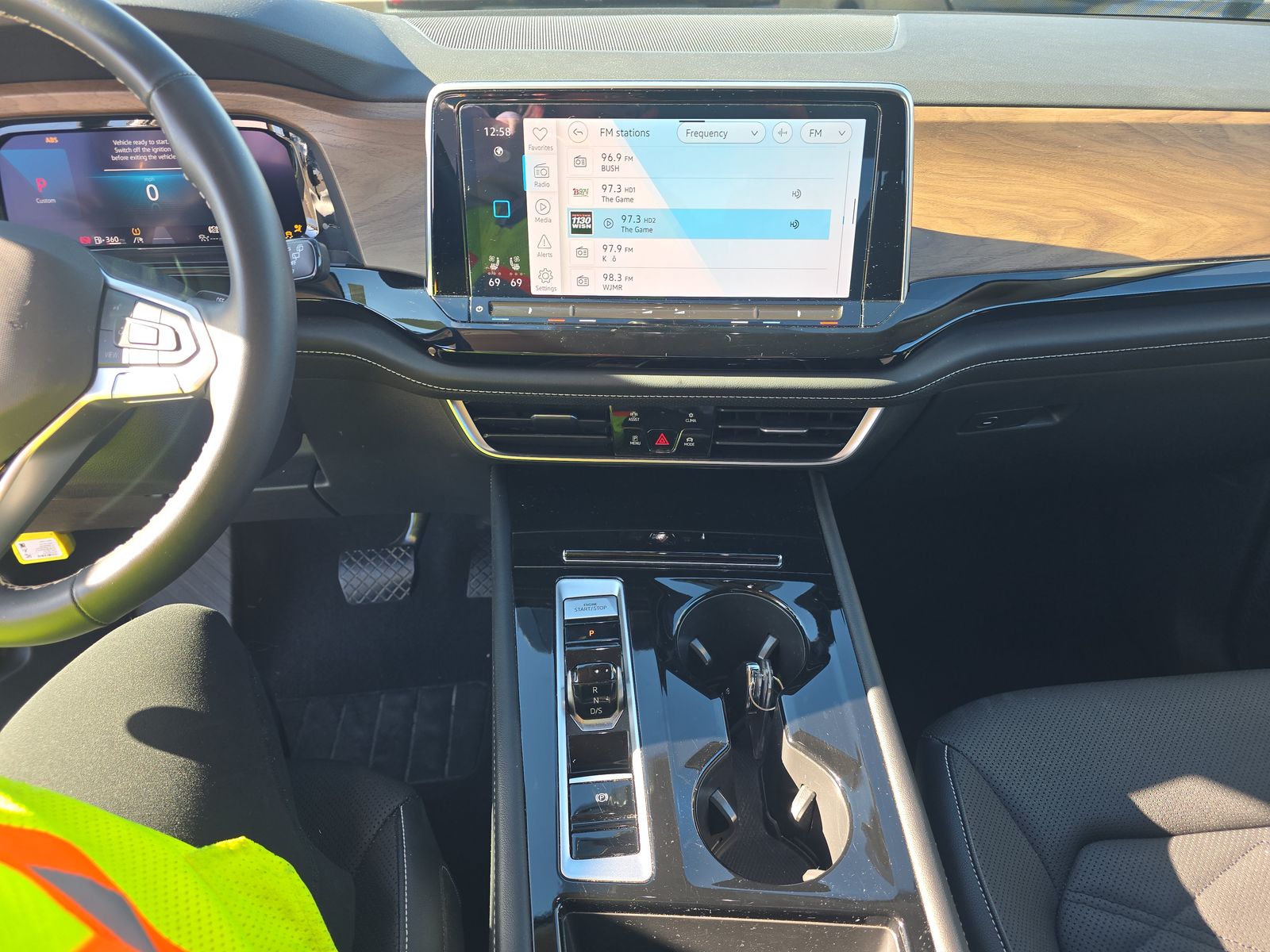 2024 Volkswagen Atlas 2.0T SE AWD