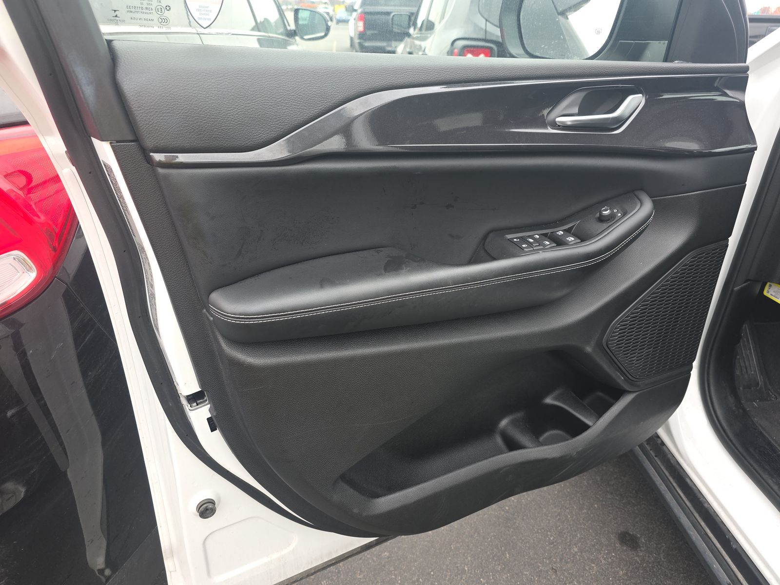 2023 Jeep Grand Cherokee Laredo AWD