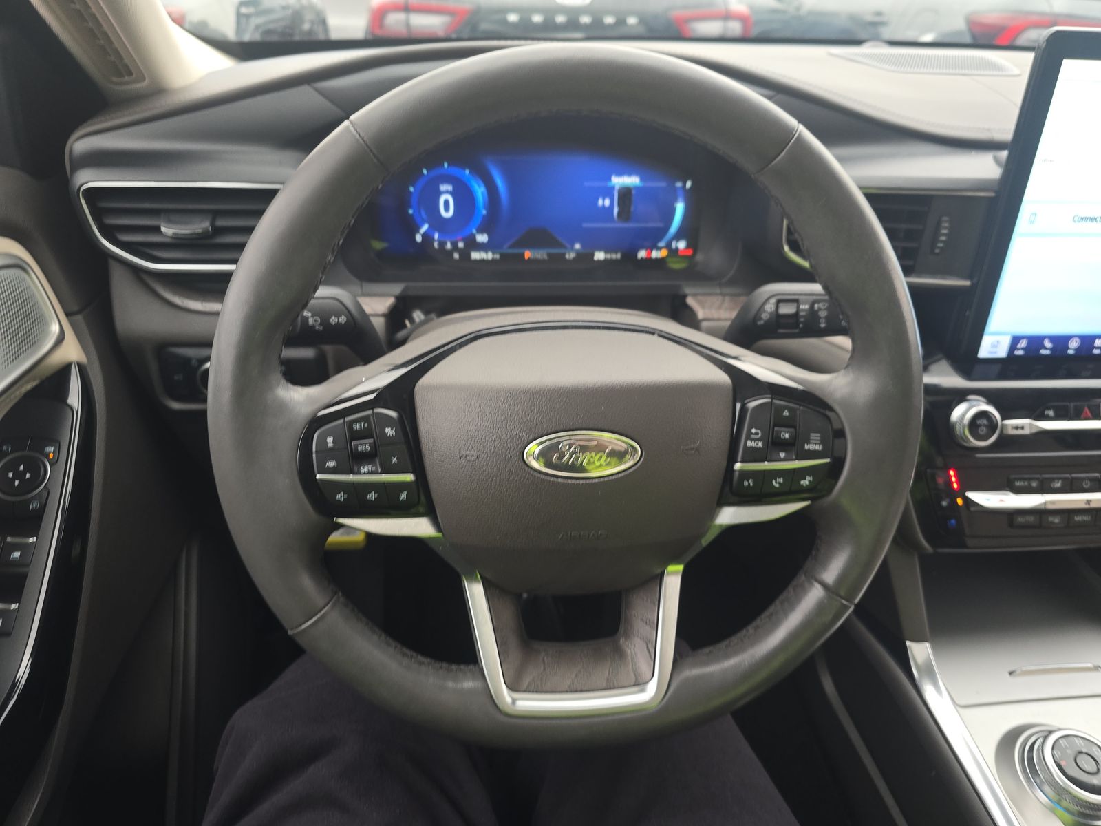 2023 Ford Explorer Platinum AWD