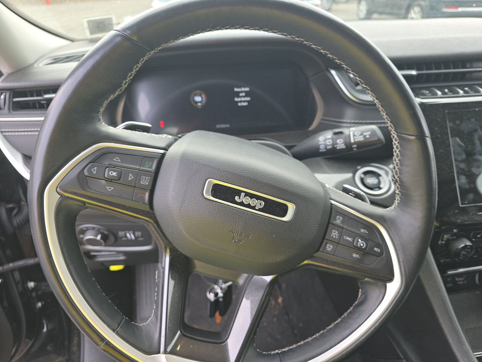 2022 Jeep Grand Cherokee Laredo AWD