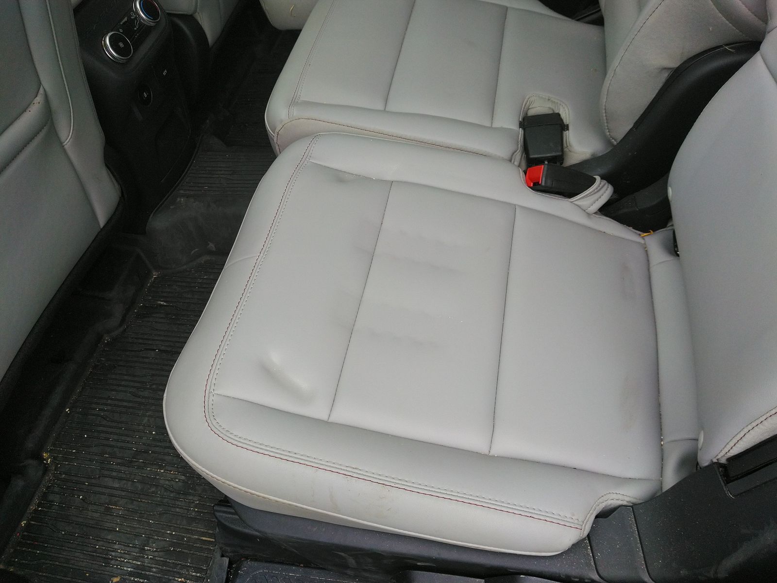 2025 Ford Explorer Active AWD