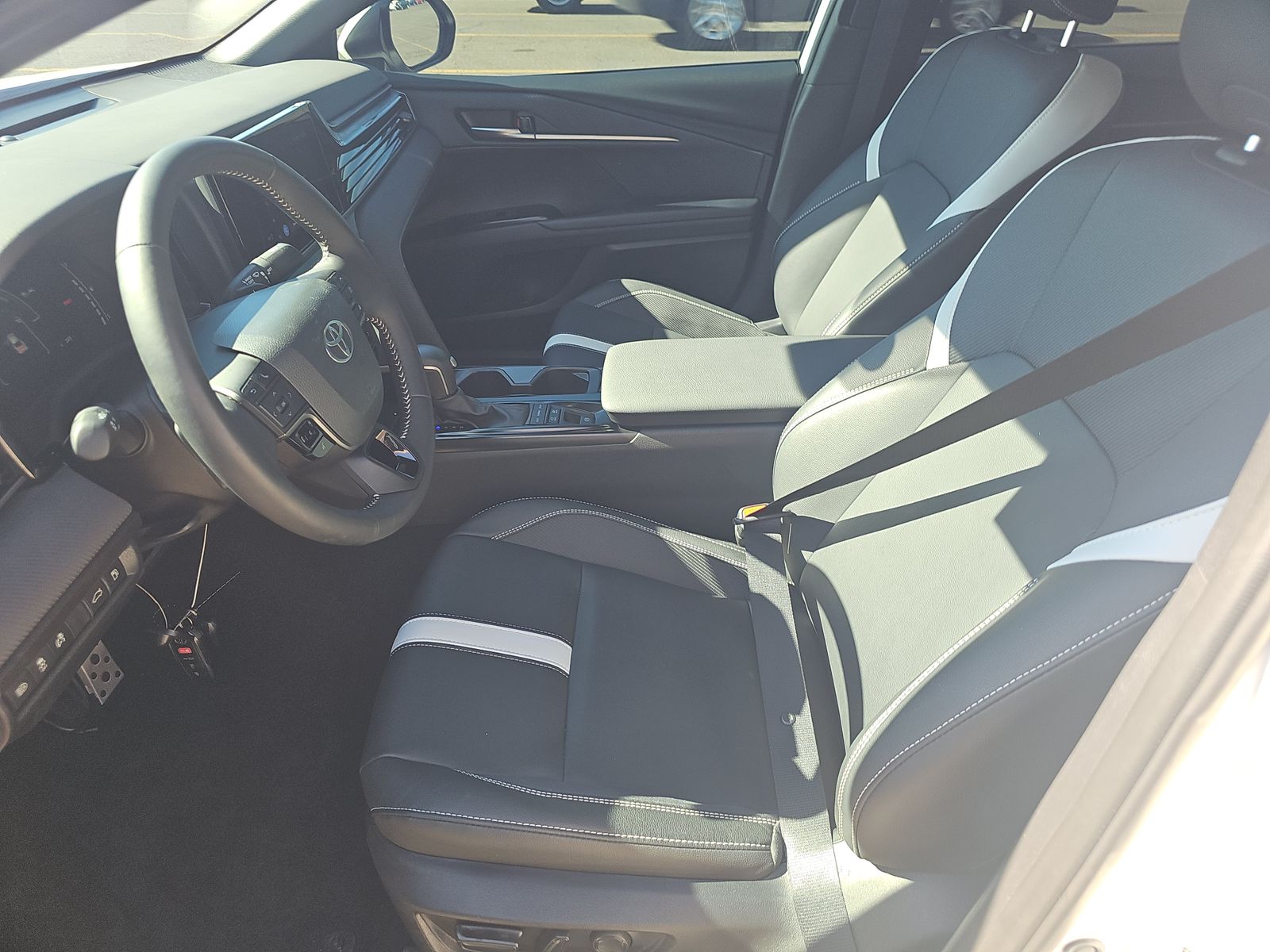 2025 Toyota Camry SE AWD