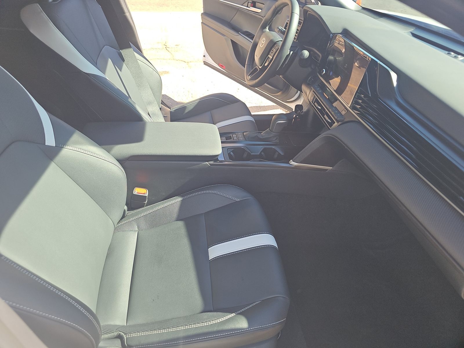 2025 Toyota Camry SE AWD