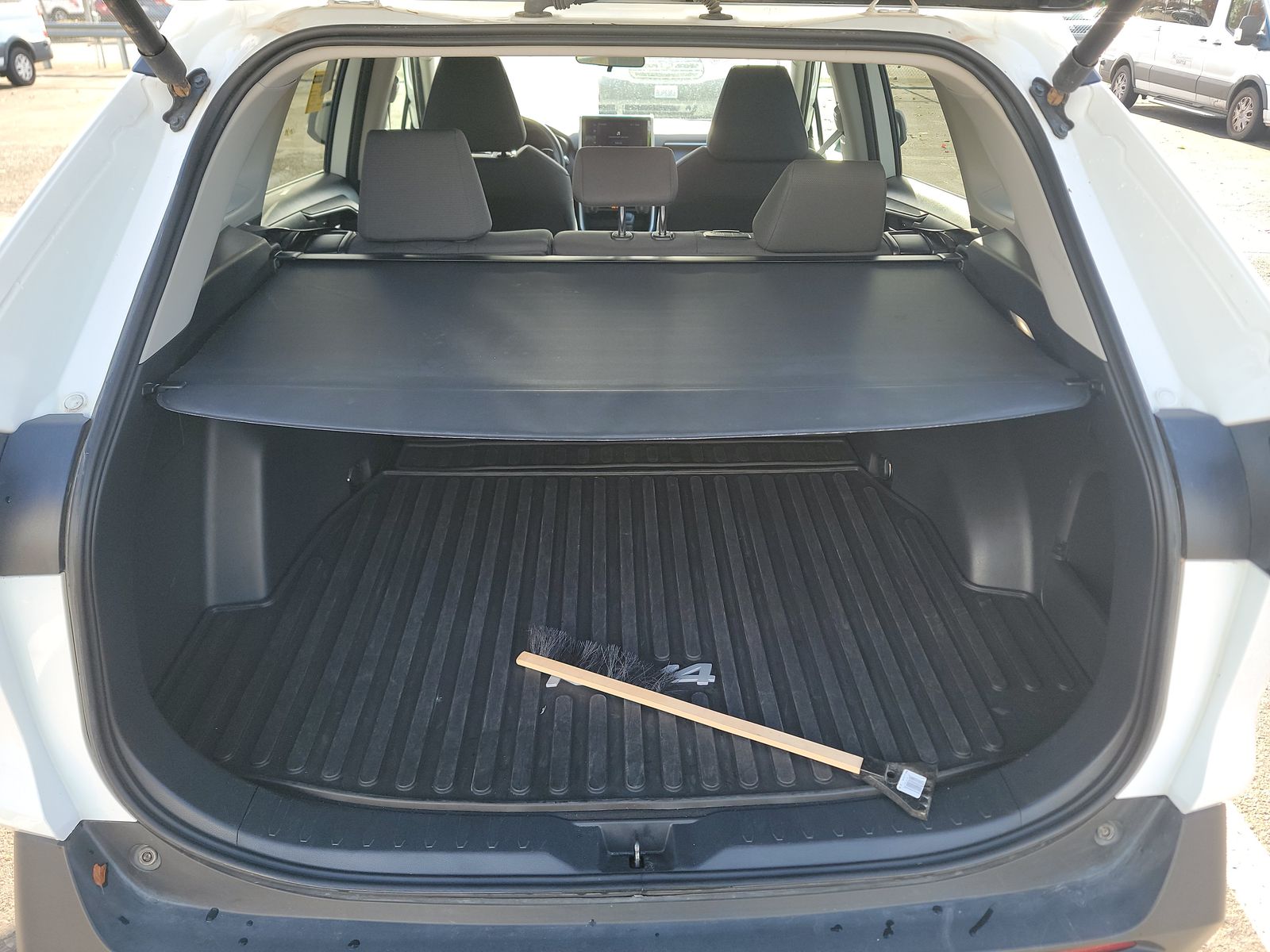 2024 Toyota RAV4 XLE AWD