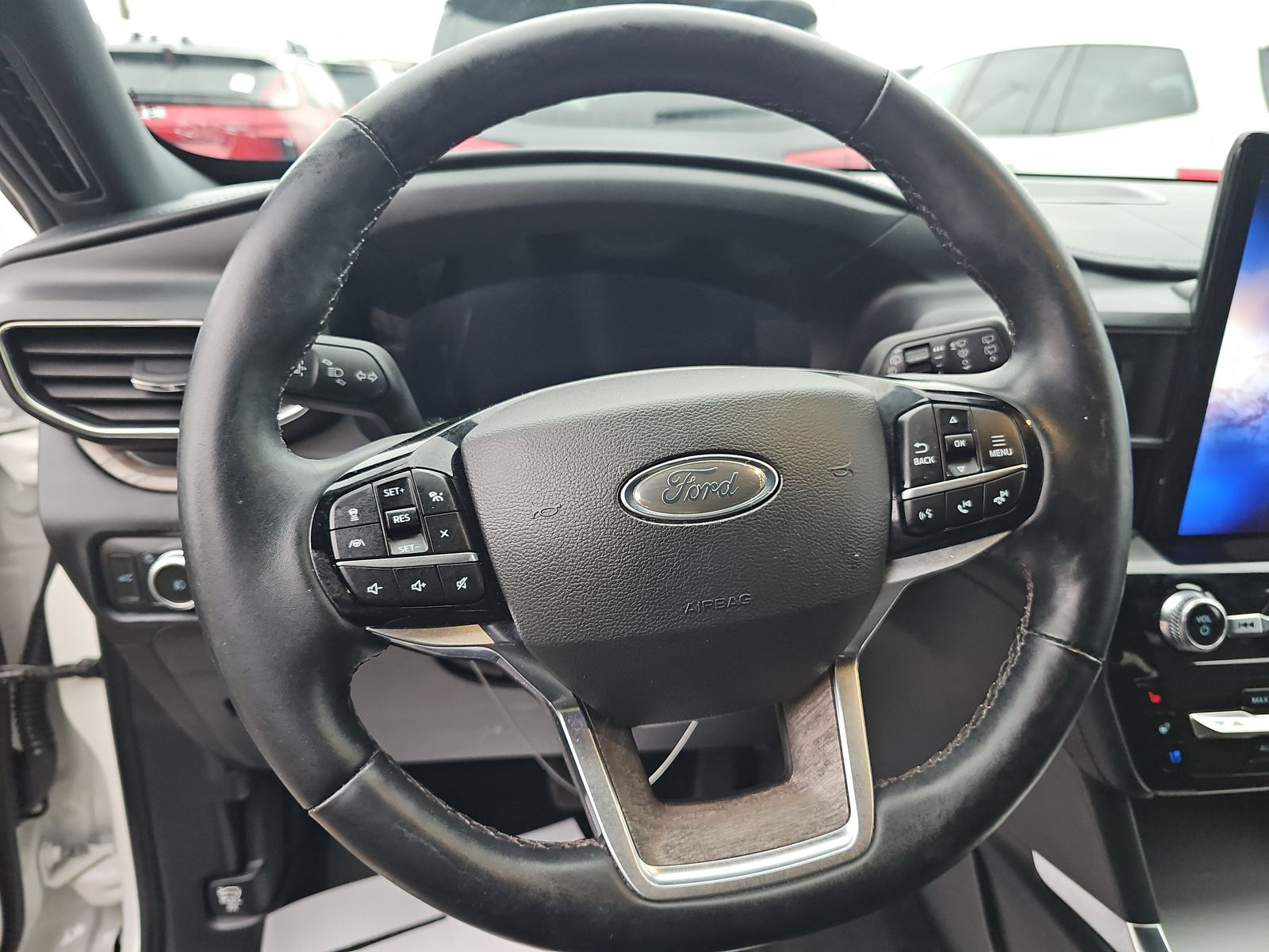 2022 Ford Explorer Platinum AWD