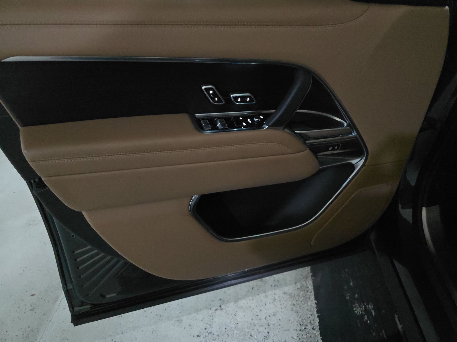 2023 Land Rover Range Rover SE AWD