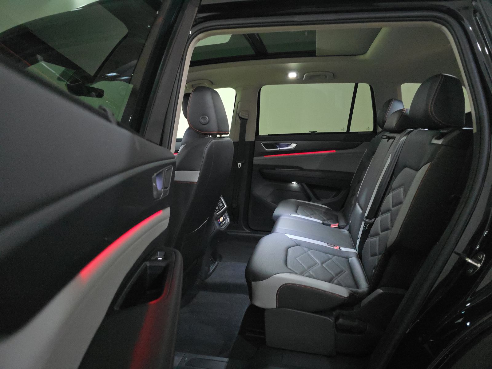 2025 Volkswagen Atlas 2.0T Peak Edition AWD