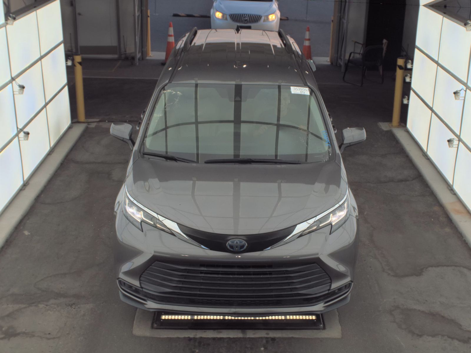 2022 Toyota Sienna LE FWD