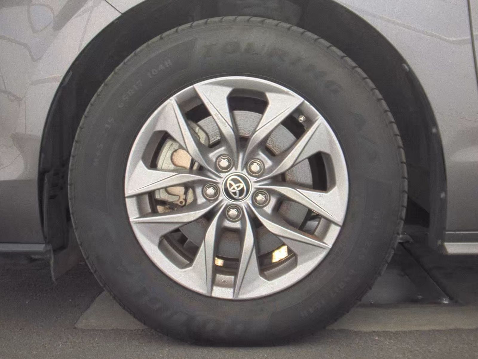 2022 Toyota Sienna LE FWD