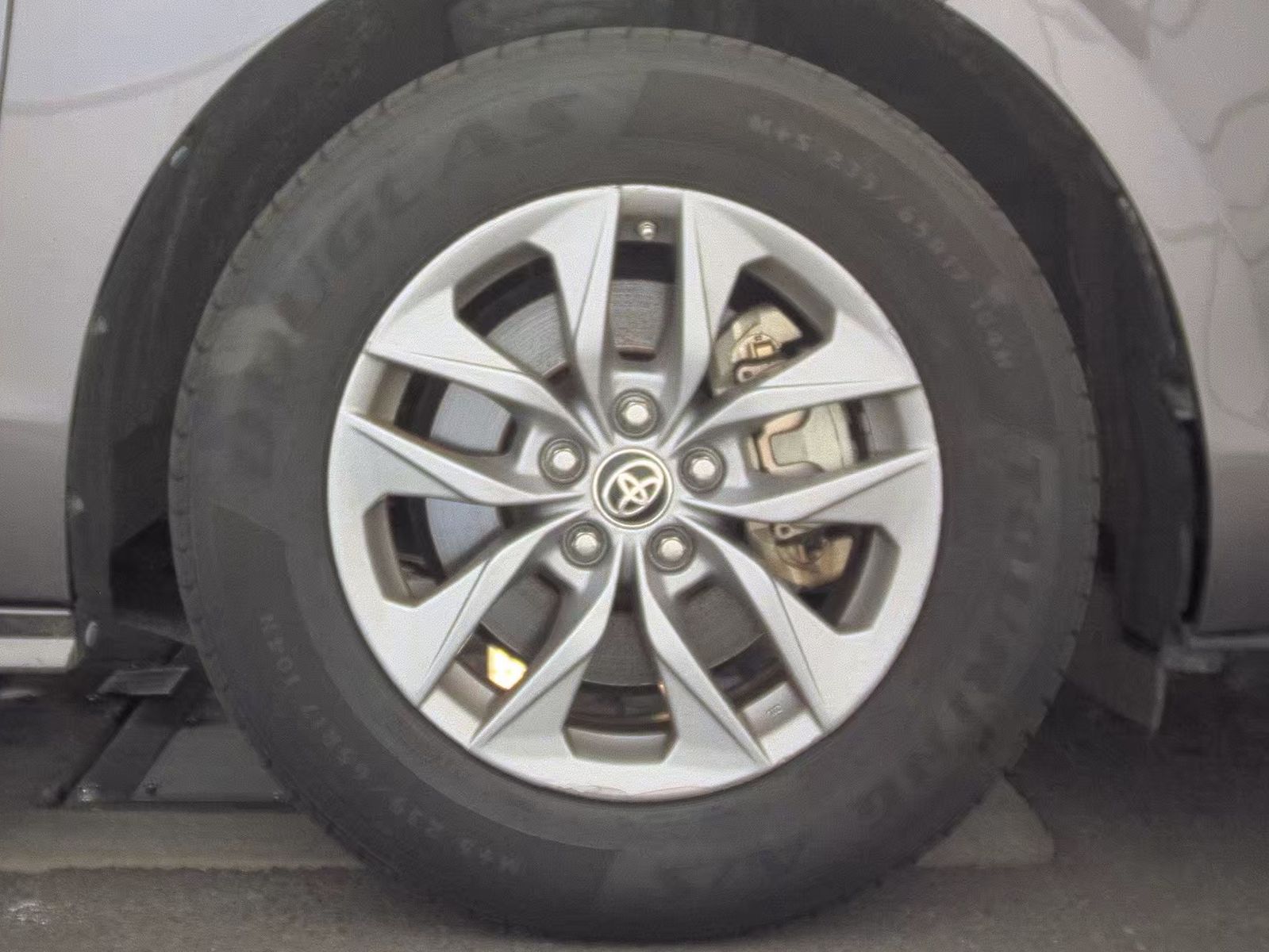 2022 Toyota Sienna LE FWD