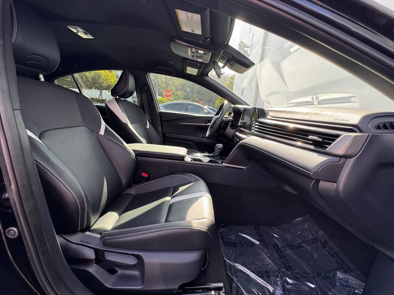 2025 Toyota Camry SE FWD