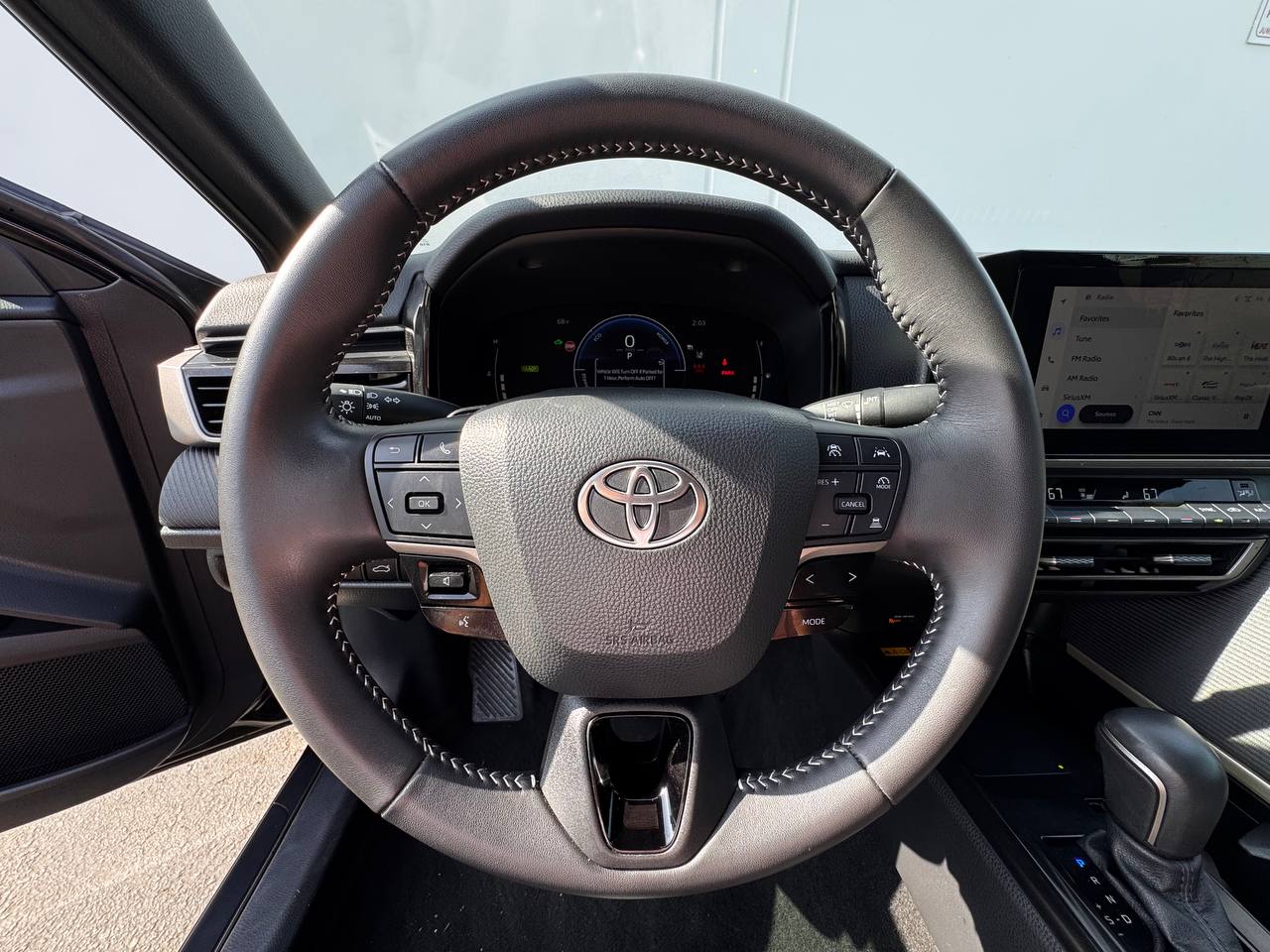 2025 Toyota Camry SE FWD