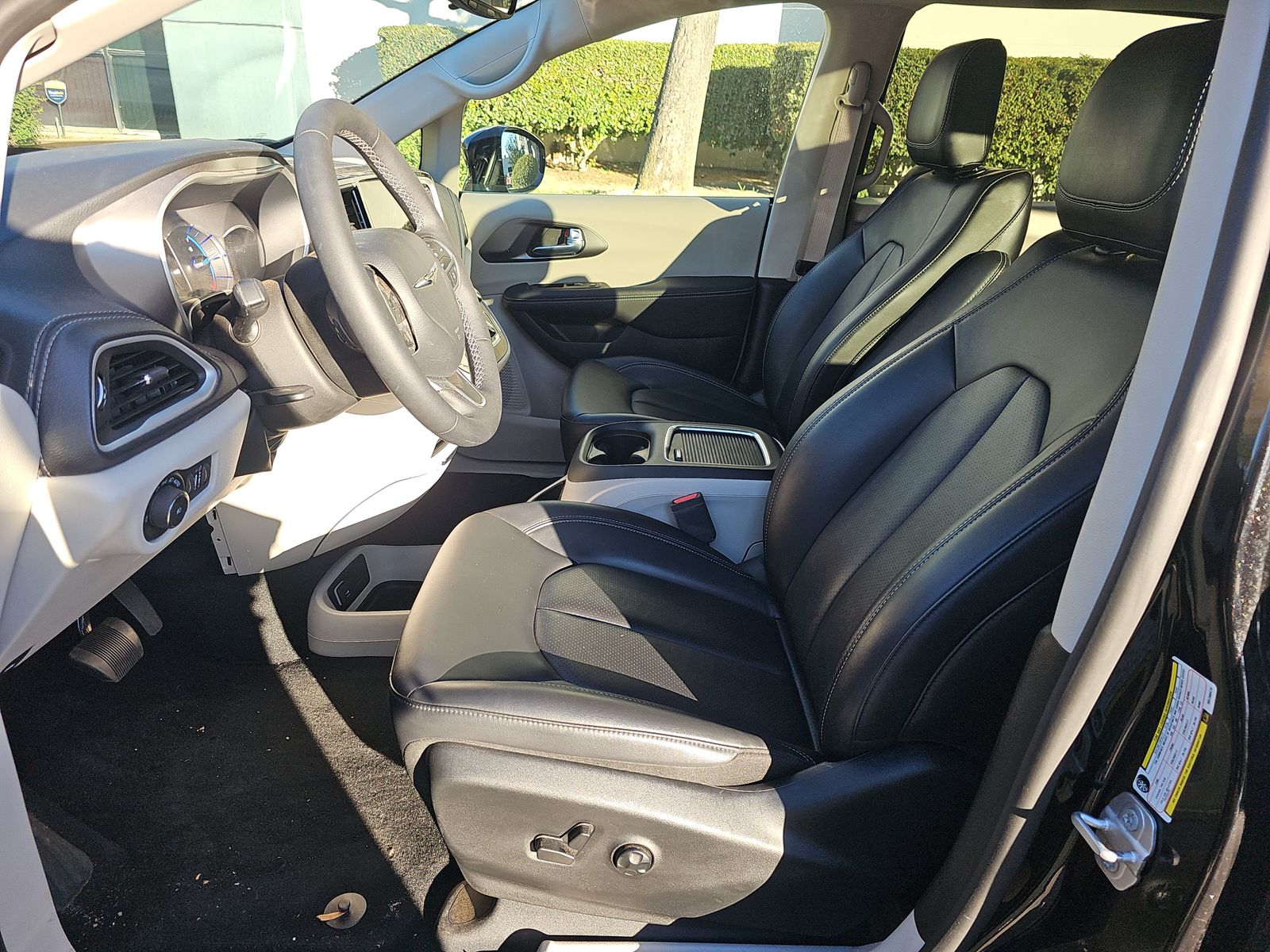 2024 Chrysler Pacifica Hybrid Select FWD