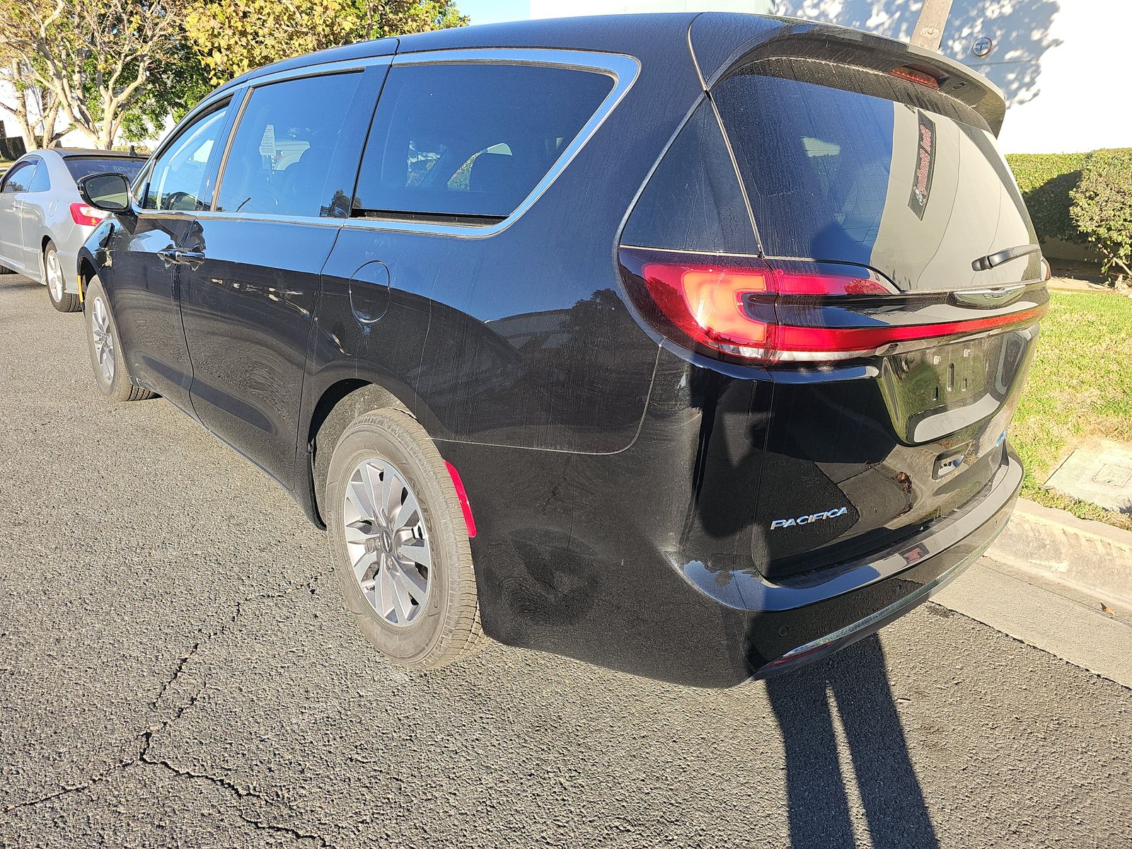 2024 Chrysler Pacifica Hybrid Select FWD