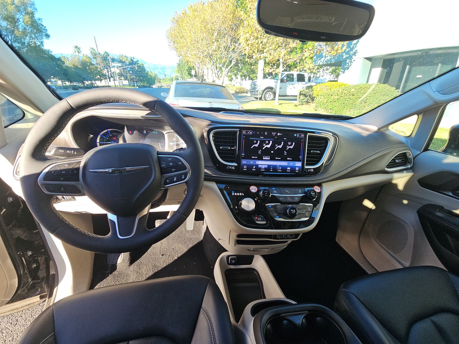 2024 Chrysler Pacifica Hybrid Select FWD