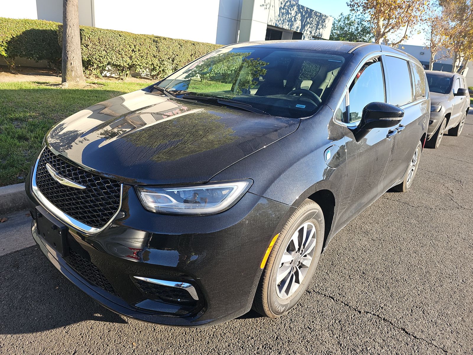 2024 Chrysler Pacifica Hybrid Select FWD