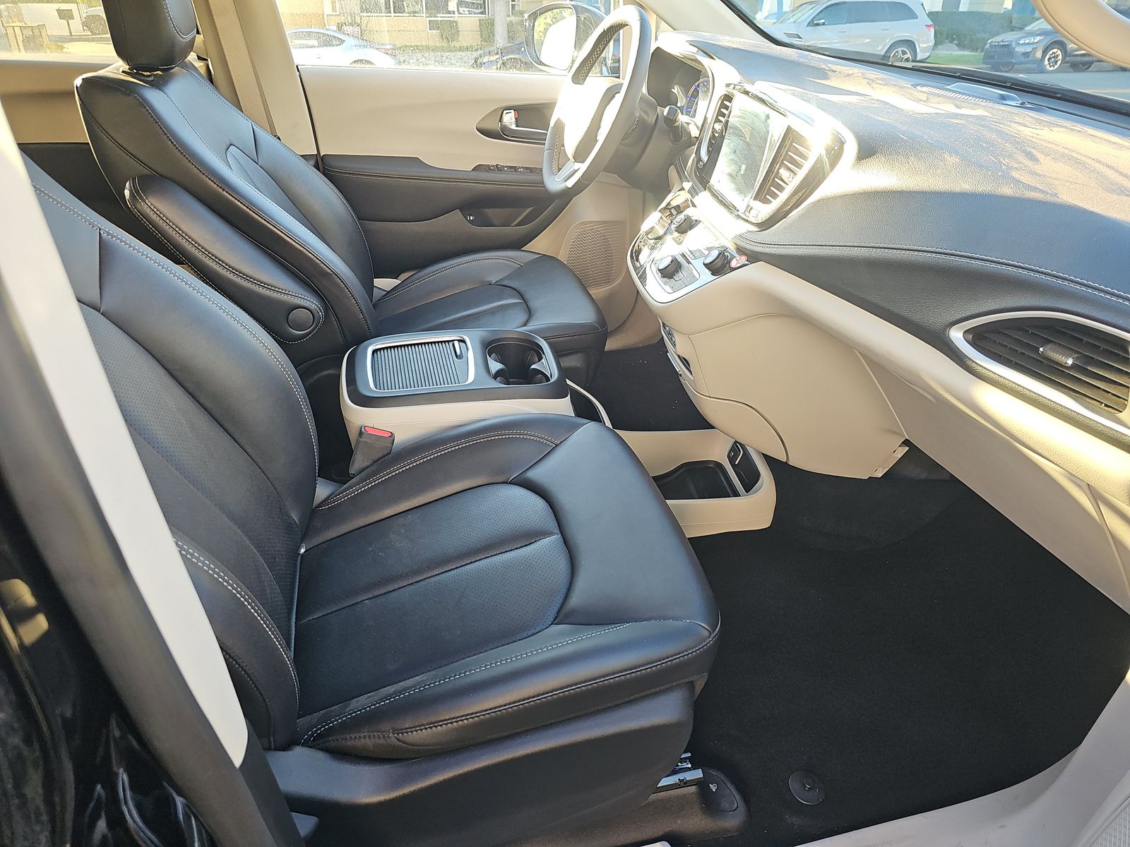 2024 Chrysler Pacifica Hybrid Select FWD