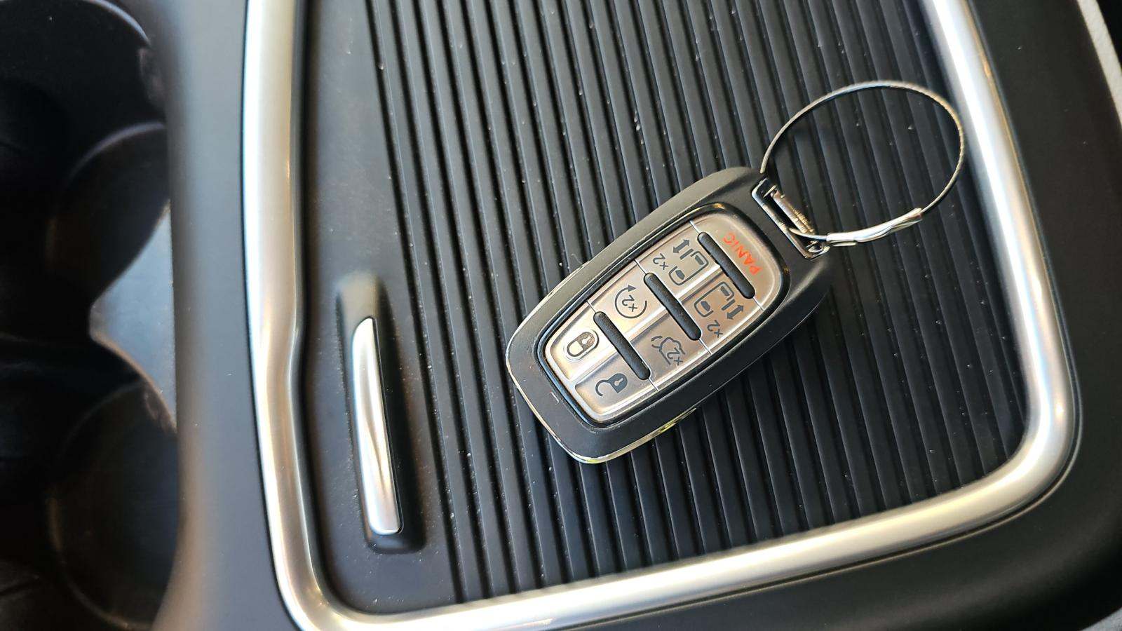 2024 Chrysler Pacifica Hybrid Select FWD