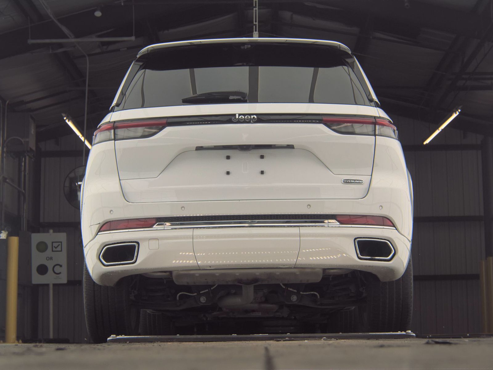 2023 Jeep Grand Cherokee Overland RWD