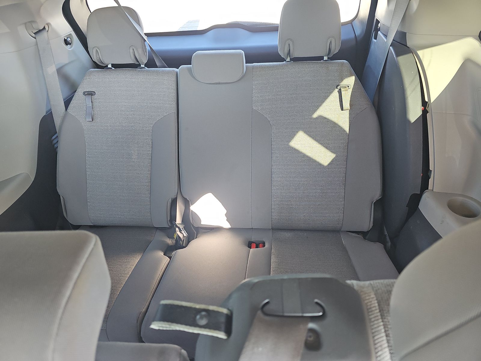 2022 Toyota Sienna LE FWD