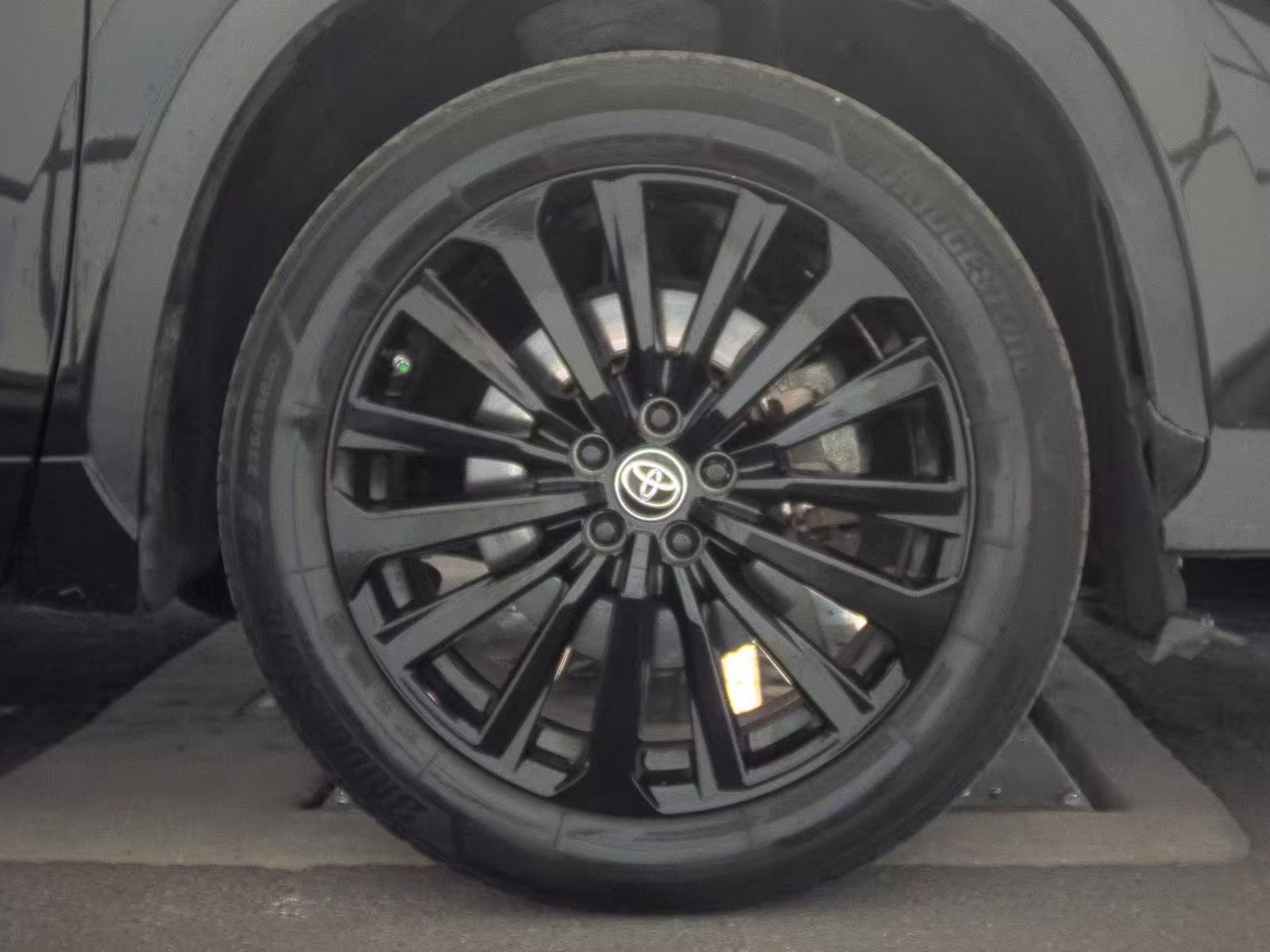 2023 Toyota Highlander XSE FWD