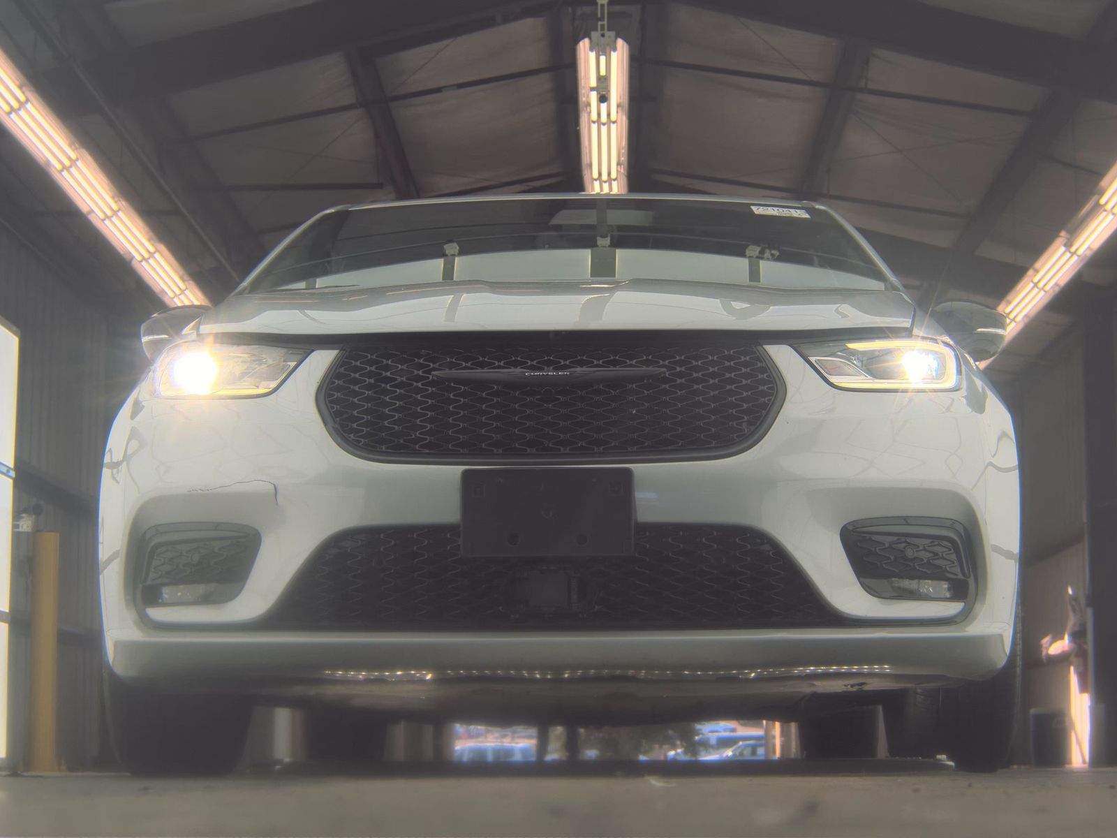 2023 Chrysler Pacifica Limited FWD