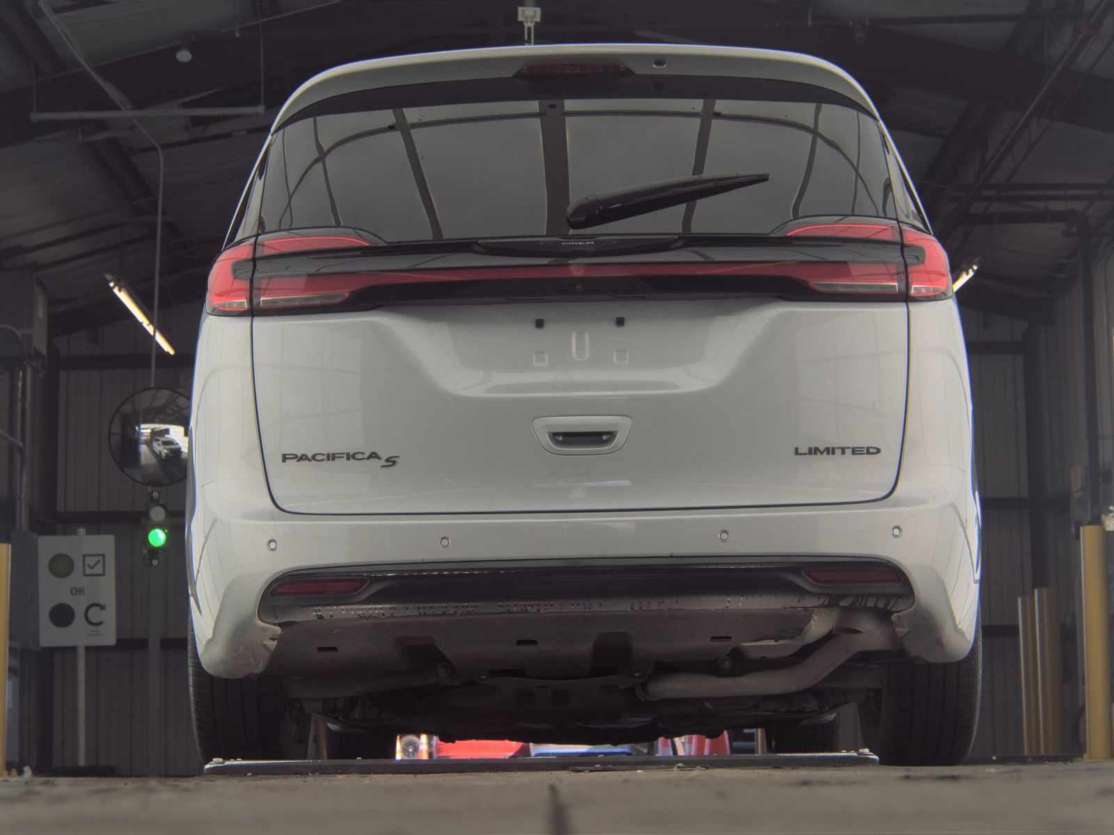 2023 Chrysler Pacifica Limited FWD