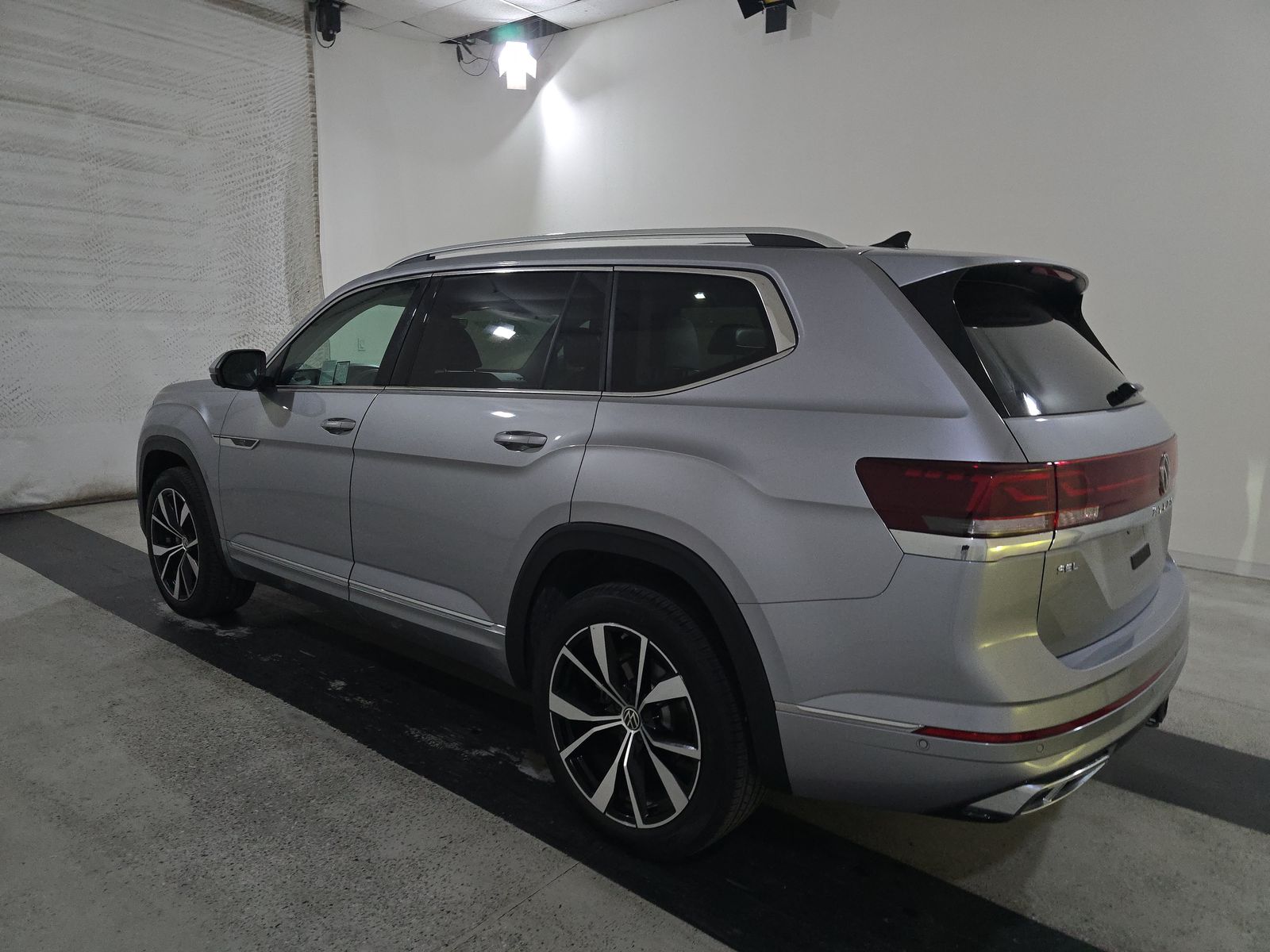 2025 Volkswagen Atlas 2.0T SEL Premium R-Line AWD